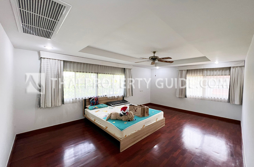 House with Private Pool in Nichada Thani 