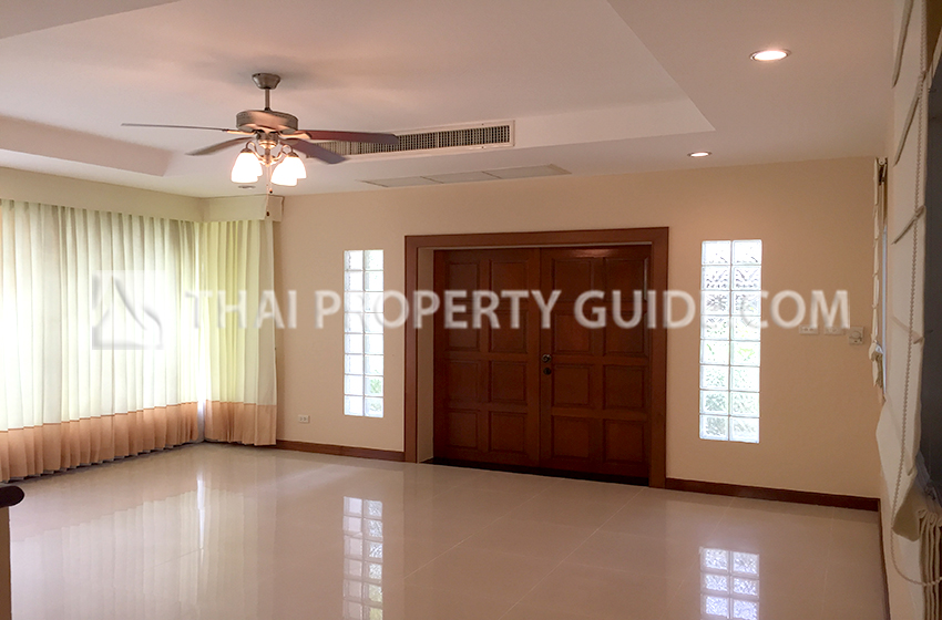 House with Shared Pool in Nichada Thani 