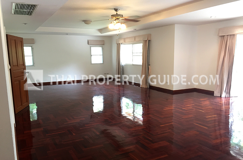 House with Shared Pool in Nichada Thani 