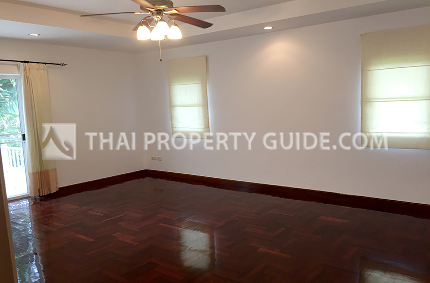House with Shared Pool in Nichada Thani 