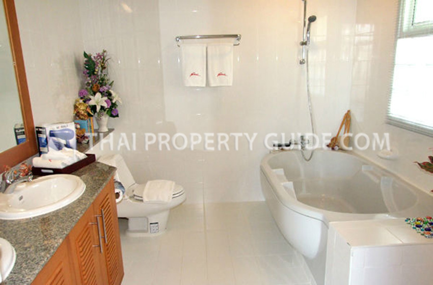 House with Shared Pool in Nichada Thani 