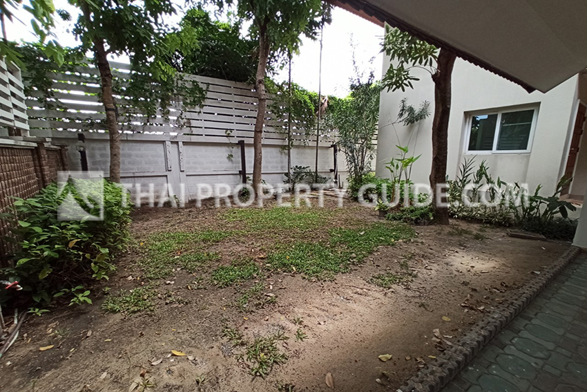 House with Shared Pool in Nichada Thani 