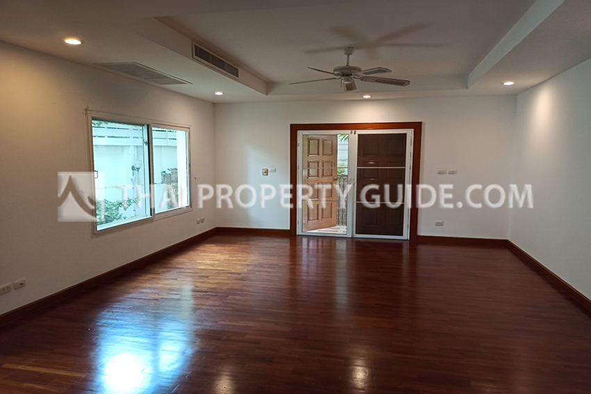 House with Shared Pool in Nichada Thani 