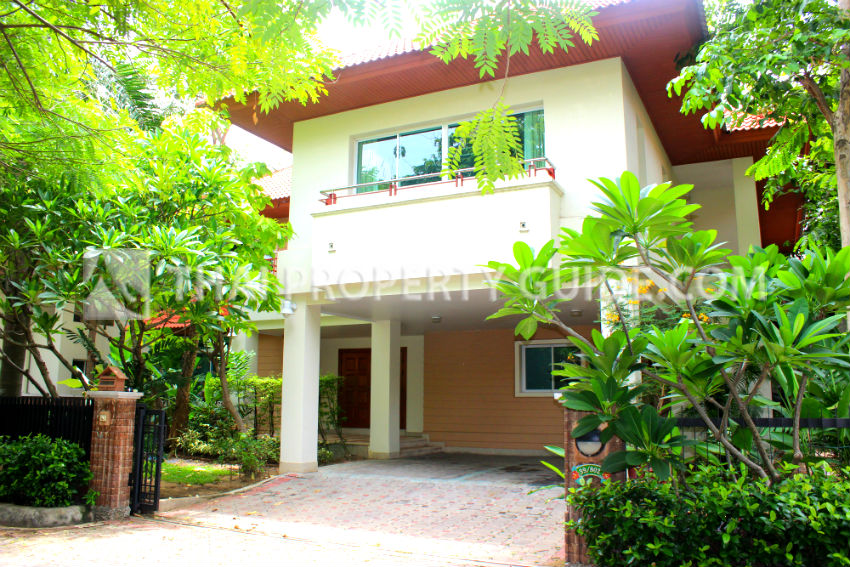 House with Shared Pool in Nichada Thani