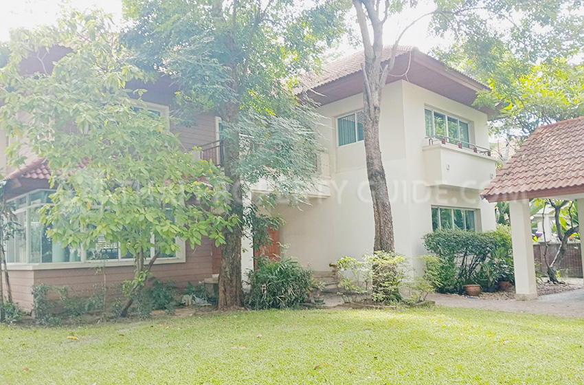 House with Shared Pool for rent in Nichada Thani