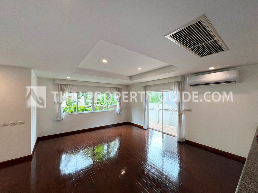 House with Shared Pool for rent in Nichada Thani