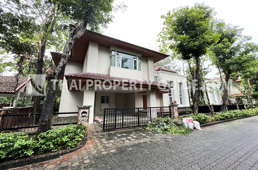 House with Shared Pool in Nichada Thani