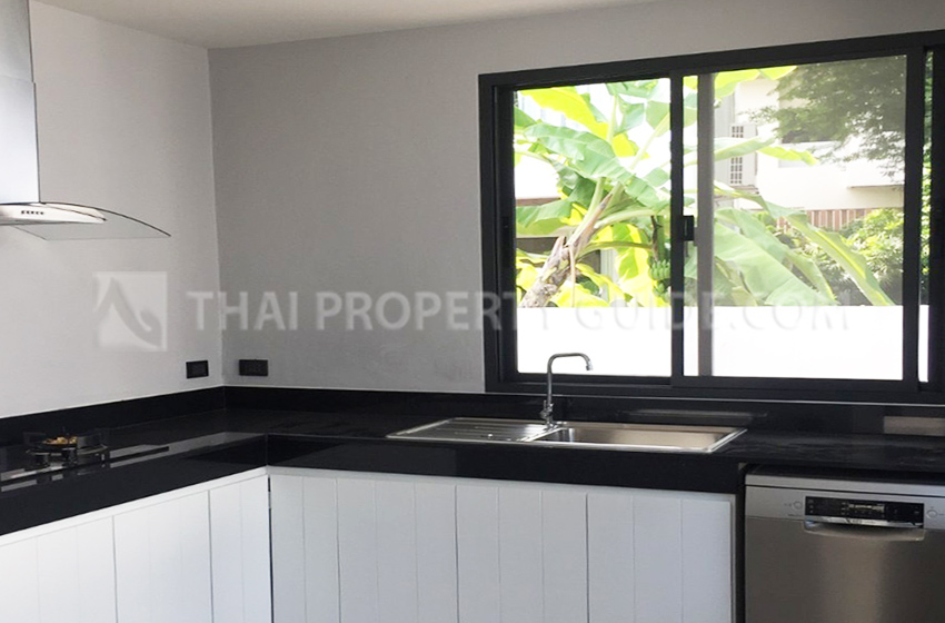 House with Shared Pool in Nichada Thani 