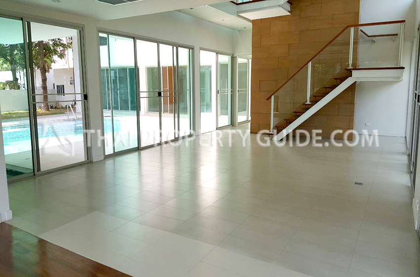 House with Shared Pool in Nichada Thani 