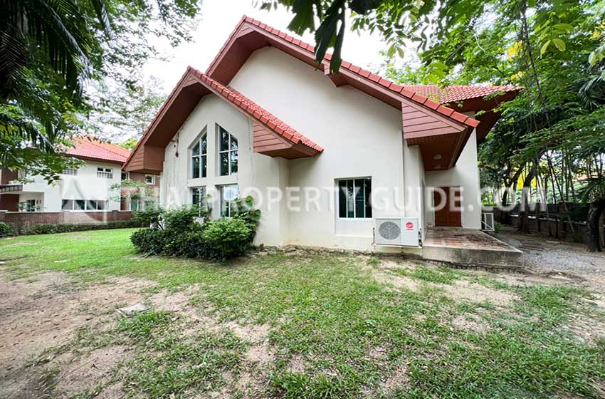 House with Shared Pool in Nichada Thani 