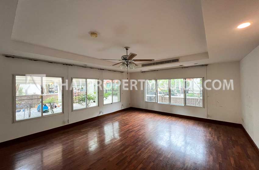 House with Shared Pool in Nichada Thani 