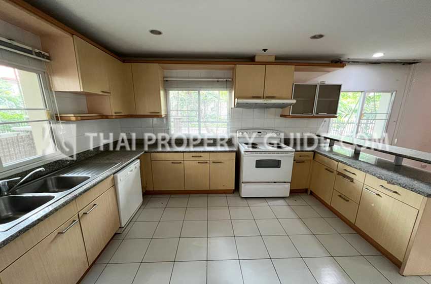 House with Shared Pool in Nichada Thani 