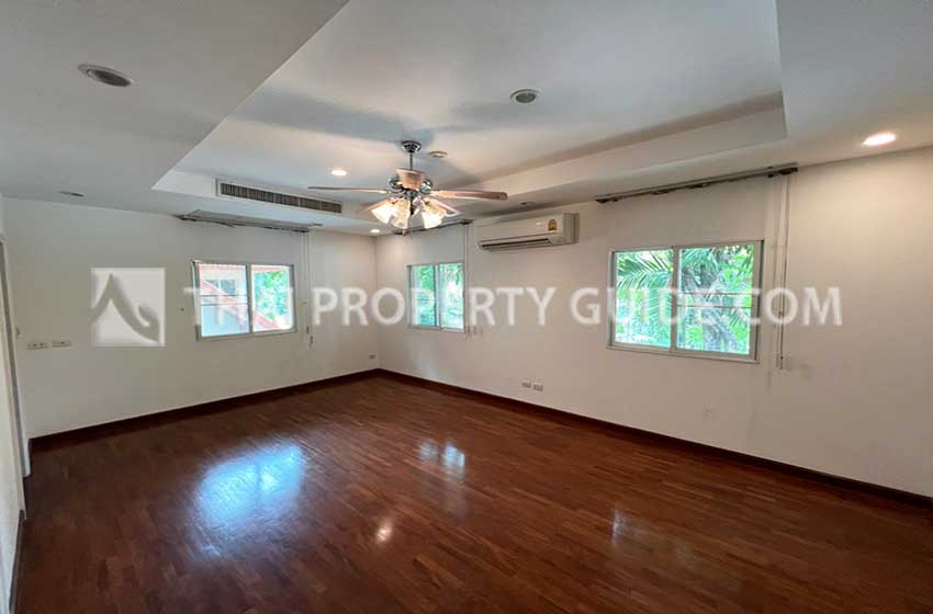 House with Shared Pool in Nichada Thani 