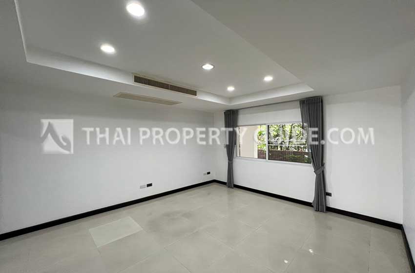 House with Shared Pool in Nichada Thani 