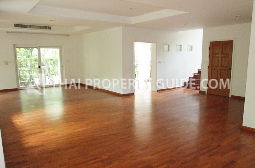 House with Shared Pool for rent in Nichada Thani