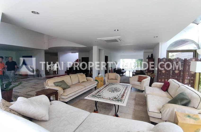 House with Shared Pool in Nichada Thani 