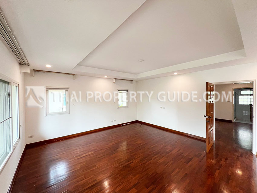House with Shared Pool in Nichada Thani 