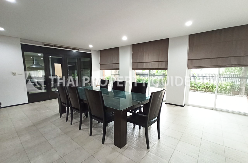 House with Shared Pool in New Petchburi 