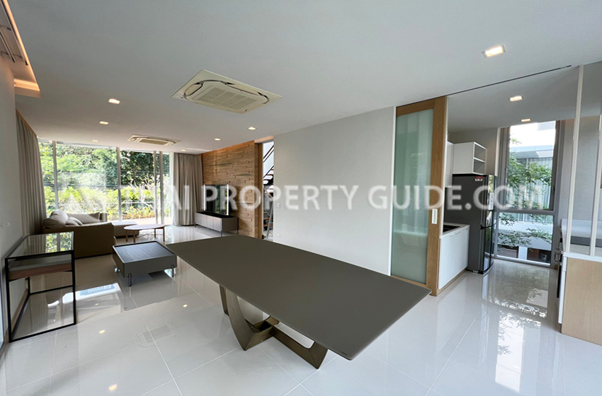 House with Shared Pool in New Petchburi 