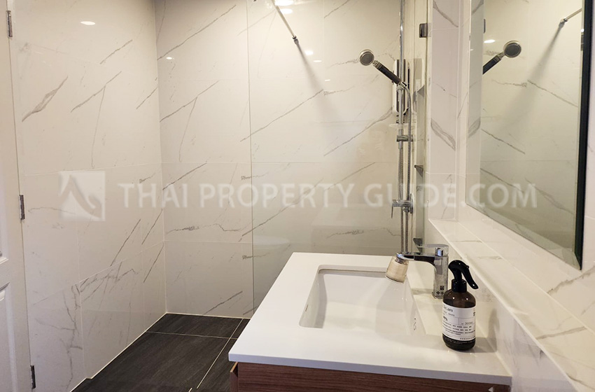 House with Shared Pool in Phaholyothin 