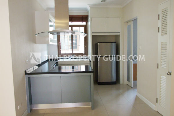House with Shared Pool in Pattanakarn 