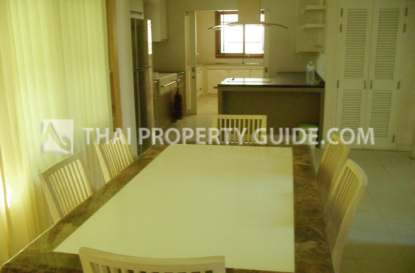 House with Shared Pool in Pattanakarn 