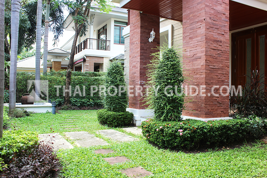 House with Shared Pool in Pattanakarn