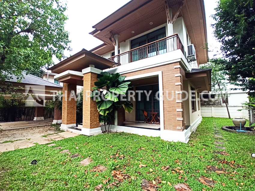 House with Shared Pool in Pattanakarn 