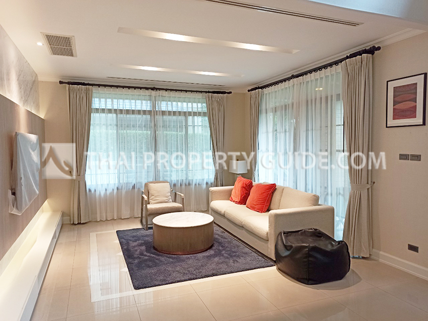 House with Shared Pool in Pattanakarn 
