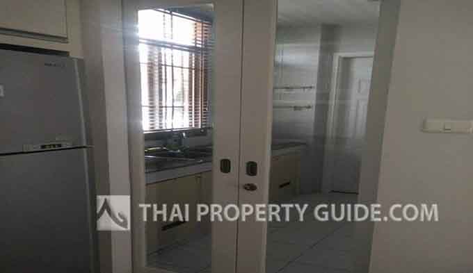 House with Shared Pool in Pattanakarn 