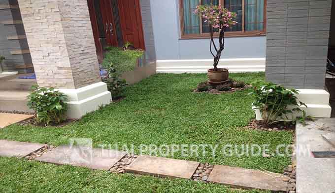 House with Shared Pool in Pattanakarn 