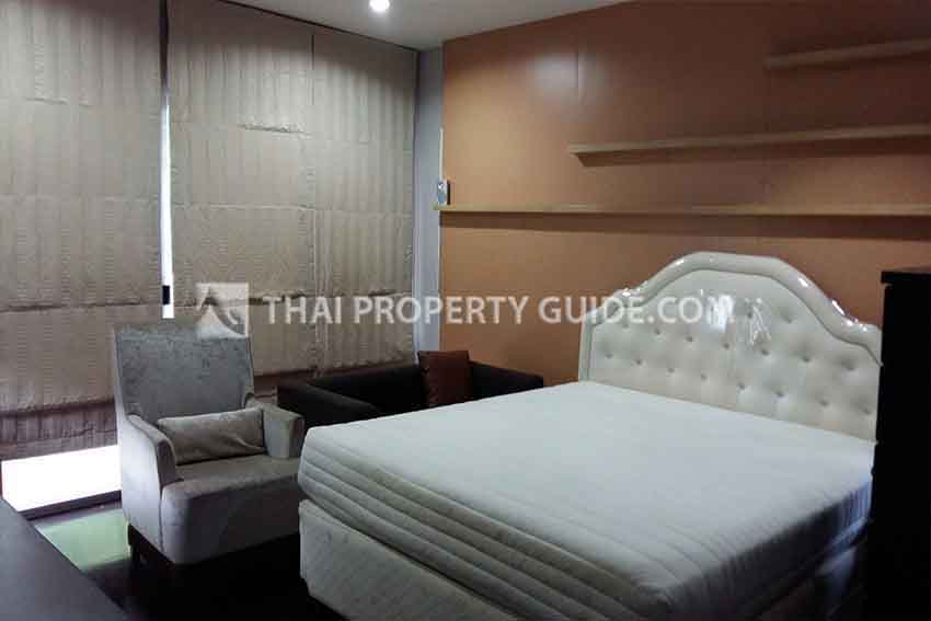 House with Shared Pool in Pattanakarn 