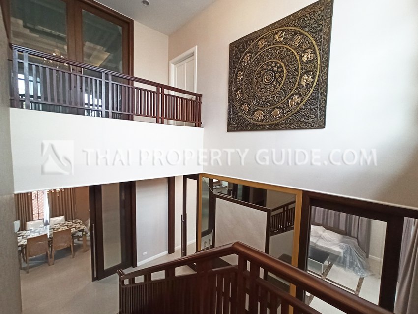 House with Shared Pool in Pattanakarn 