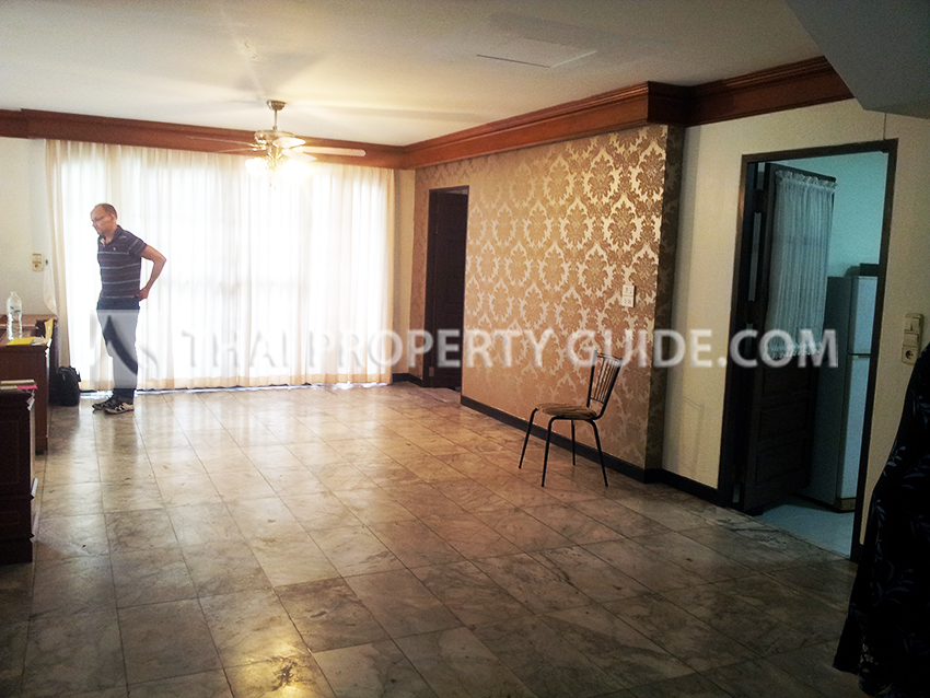 House with Shared Pool in Rama 9 