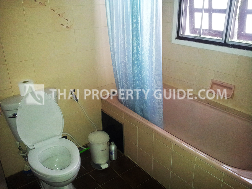 House with Shared Pool in Rama 9 