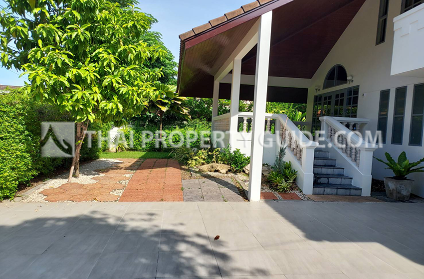 House with Shared Pool in Rama 9 