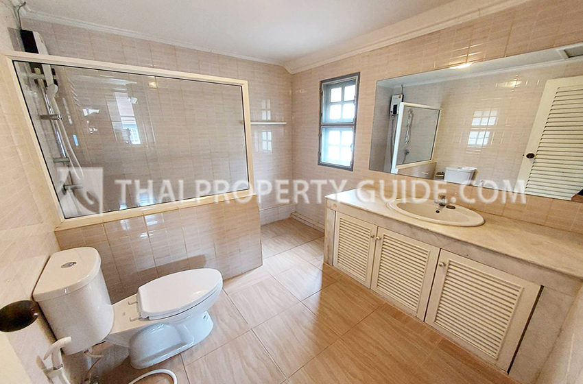 House with Shared Pool in Rama 9 