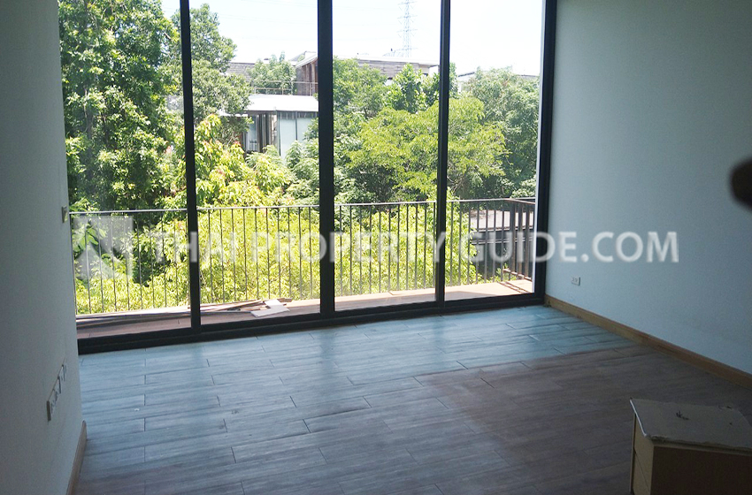 House with Shared Pool in Rama 9 