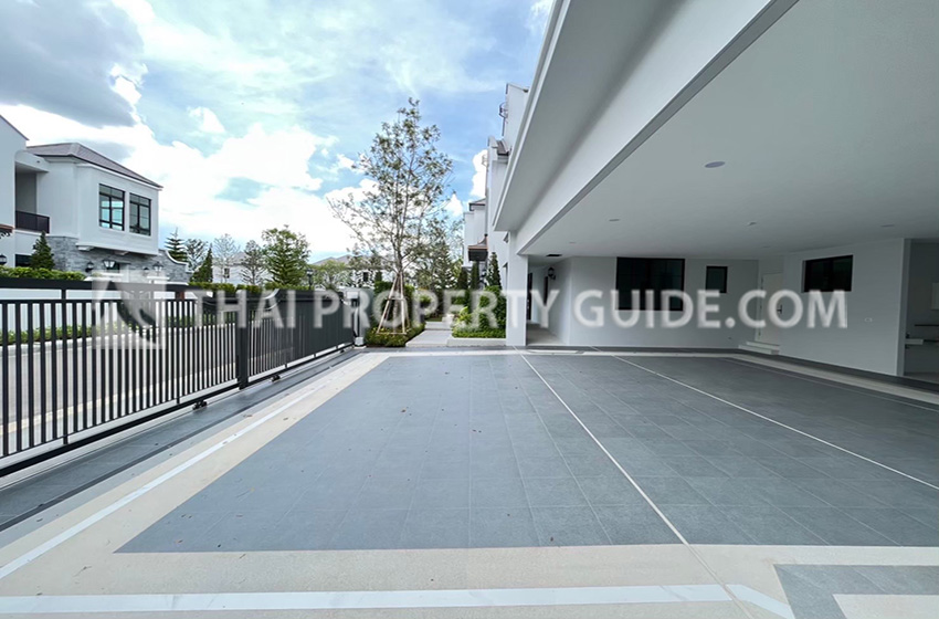 House with Shared Pool in Rama 9 
