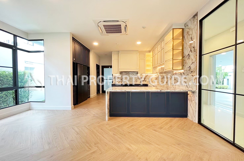 House with Shared Pool in Rama 9 