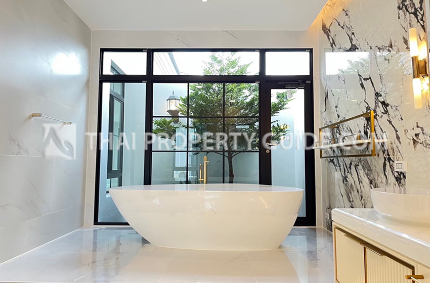 House with Shared Pool in Rama 9 