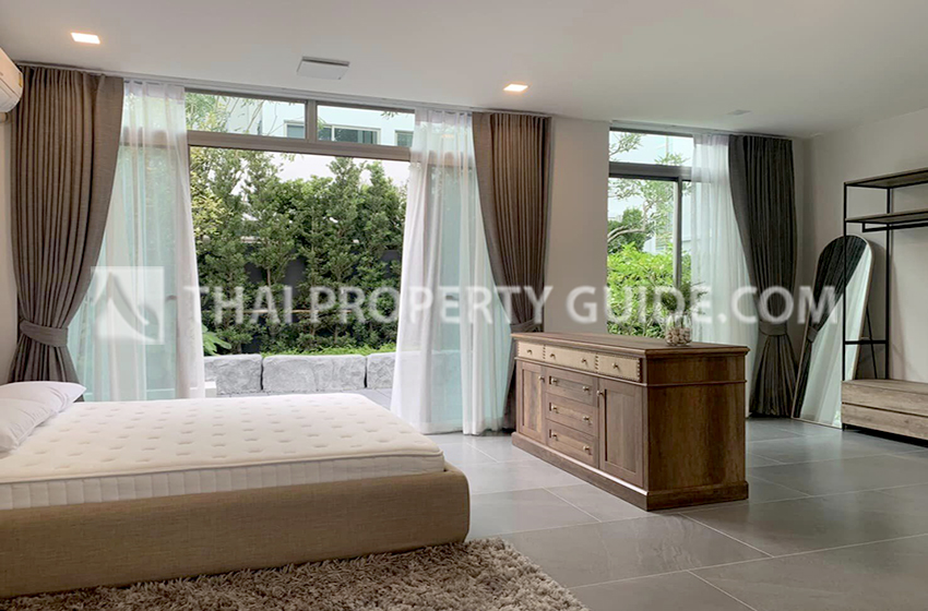 House with Shared Pool in Rama 9 