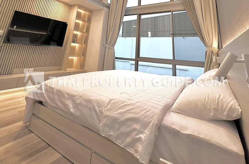 House with Shared Pool in Rama 9 