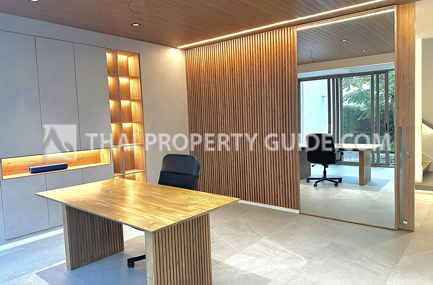 House with Shared Pool in Rama 9 