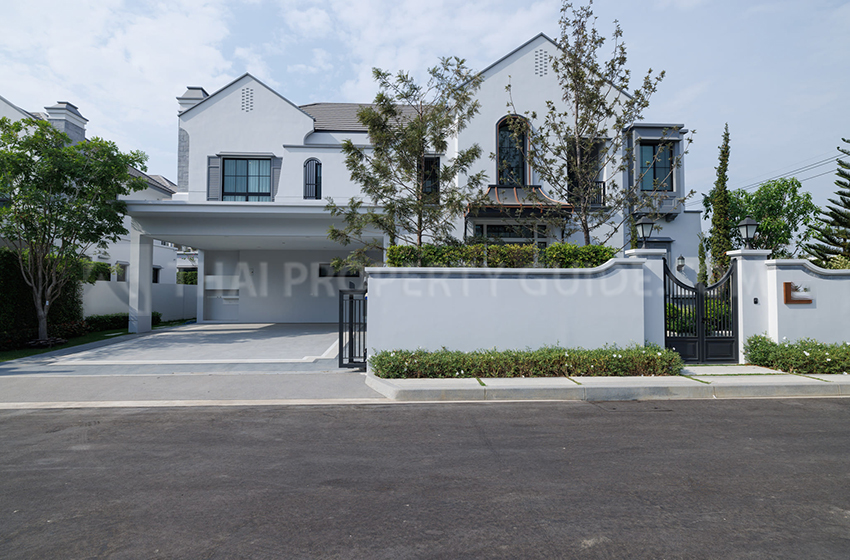 House with Shared Pool for rent in Rama 9