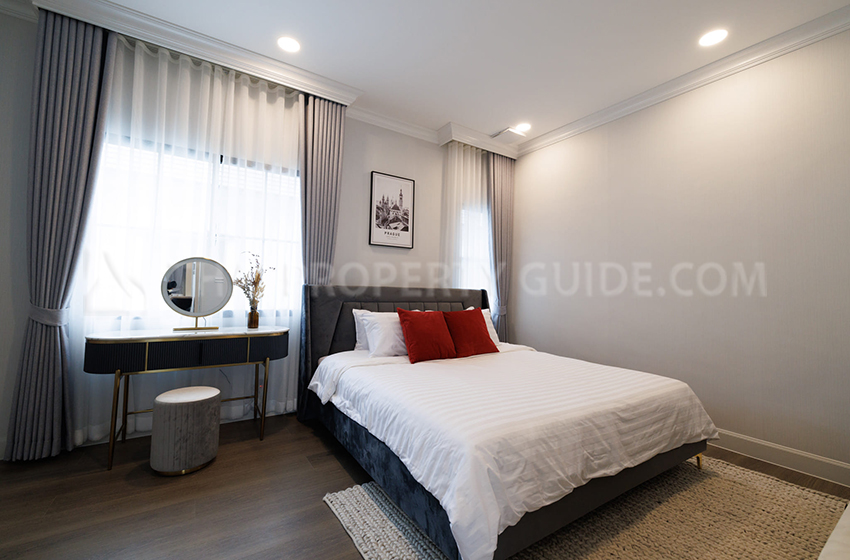 House with Shared Pool in Rama 9 