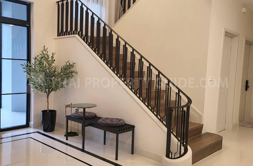 House with Shared Pool in Rama 9 