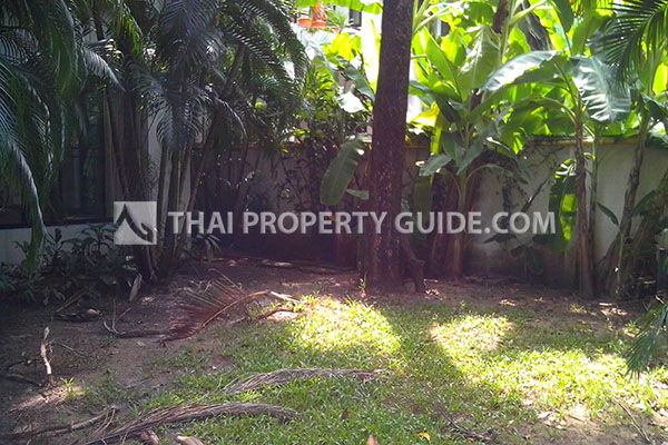 House with Shared Pool in Ramkhamhaeng 