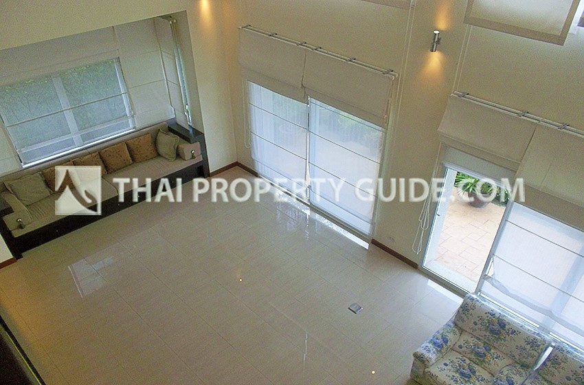 House with Shared Pool in Ramkhamhaeng 