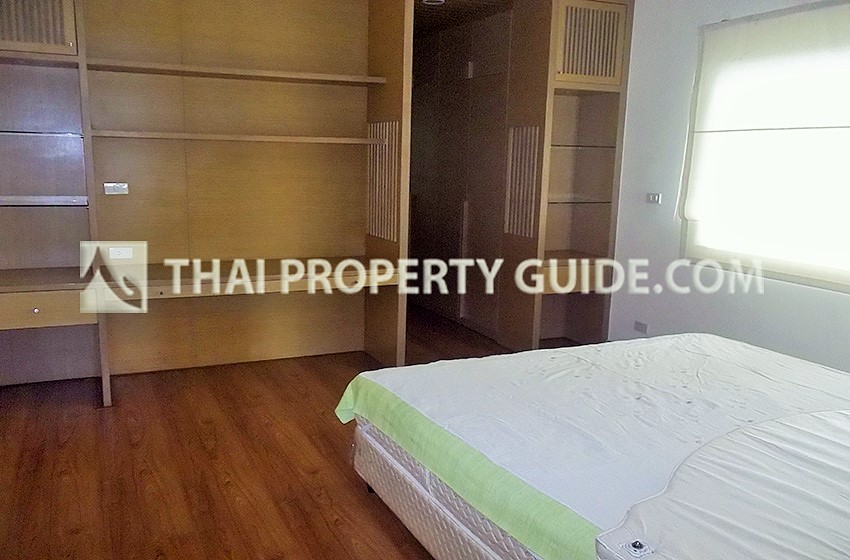 House with Shared Pool in Ramkhamhaeng 